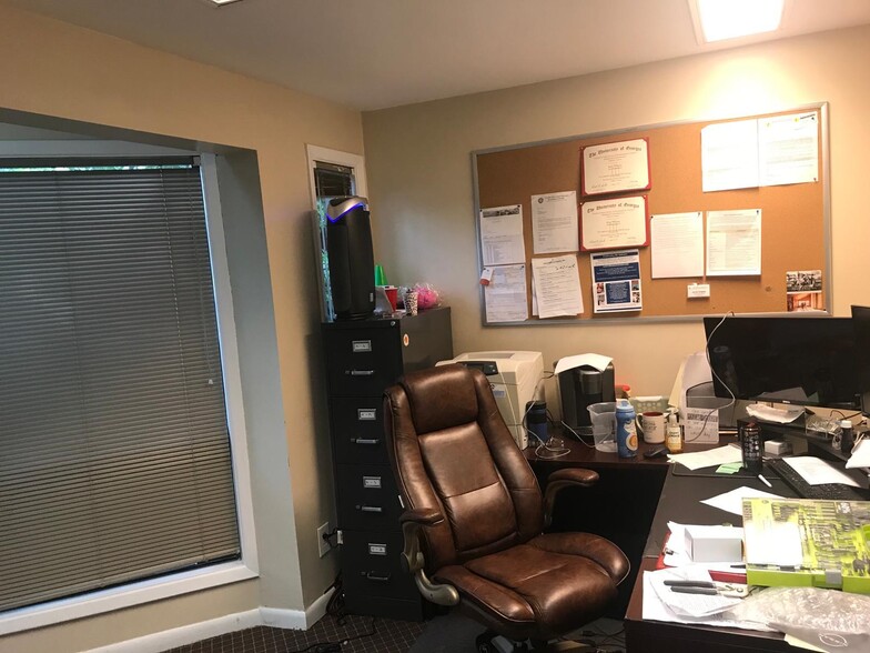 More Photos Of 3069 Amwiler Rd, Atlanta Medical For Lease