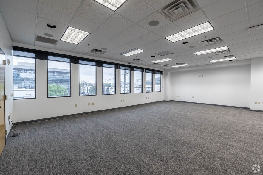 More Photos Of 1 Music Cir N, Nashville Coworking Space