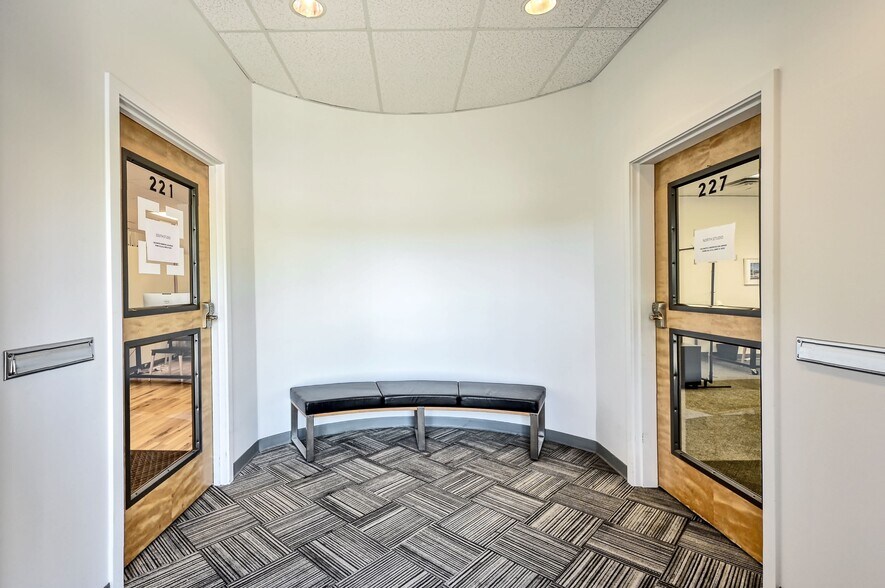 More Photos Of 227 Prospect St, Bellingham Storefront For Lease