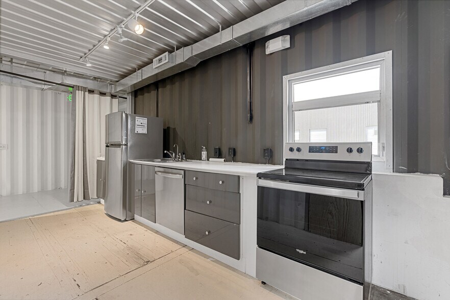 More Photos Of 1226 Flagman Way, Santa Fe Office For Sale