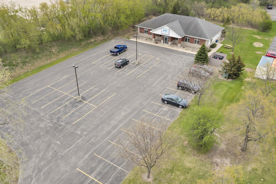 More Photos Of 1780 S Koeller St, Oshkosh Flex For Sale