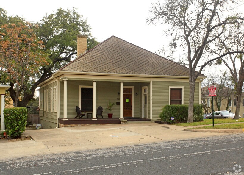 More Photos Of 713 W 14th St, Austin Office For Sale