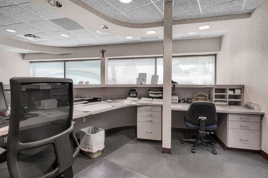 More Photos Of 1511 Northway Dr, Saint Cloud Medical For Sale