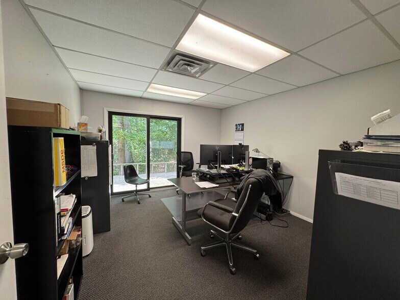 More Photos Of 601 Heron Dr, Logan Township Flex For Lease