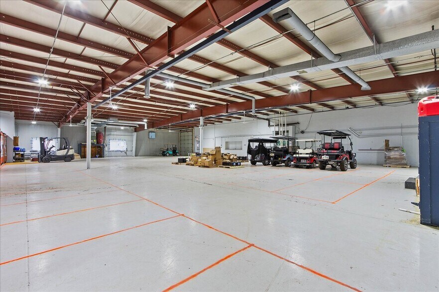 More Photos Of 6886 Wishart St, Huntsville Light Distribution For Lease