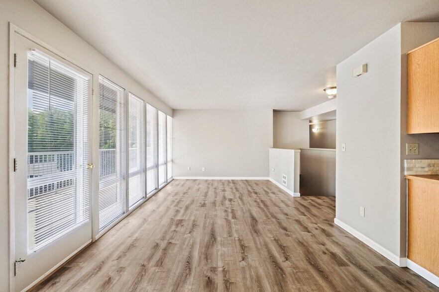More Photos Of 21125 81st Dr NE, Arlington Apartments For Sale