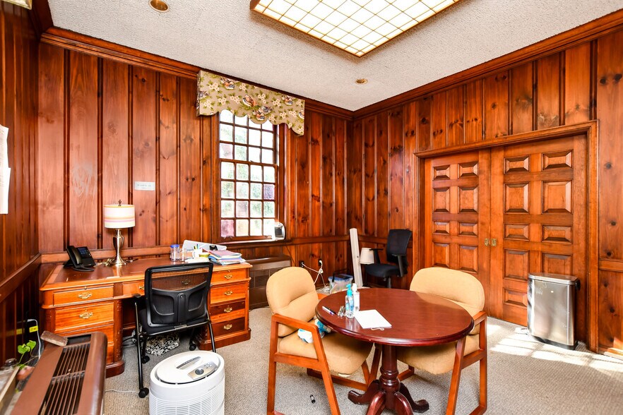 More Photos Of 429 N Main St, Greenville Office Residential For Sale