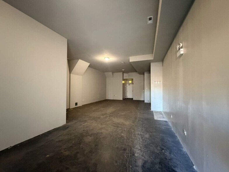 More Photos Of 2627 S Halsted St, Chicago Apartments For Lease