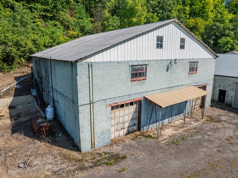 More Photos Of 3825 Columbia Blvd, Bloomsburg Manufacturing For Sale