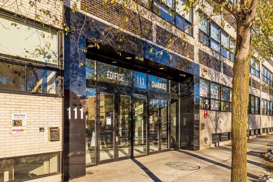 More Photos Of 111 Rue Chabanel O, Montréal Loft Creative Space For Lease