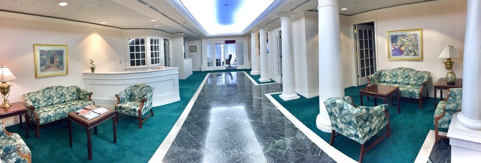 More Photos Of 200 Nokomis Ave S, Venice Office For Lease