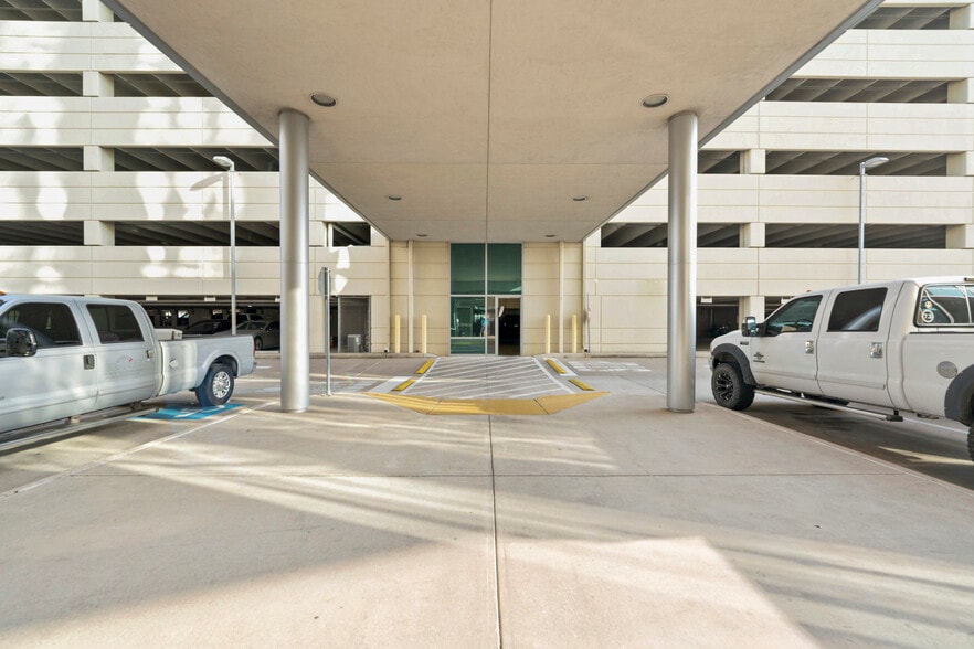 More Photos Of 9999 Bellaire Blvd, Houston Medical For Lease
