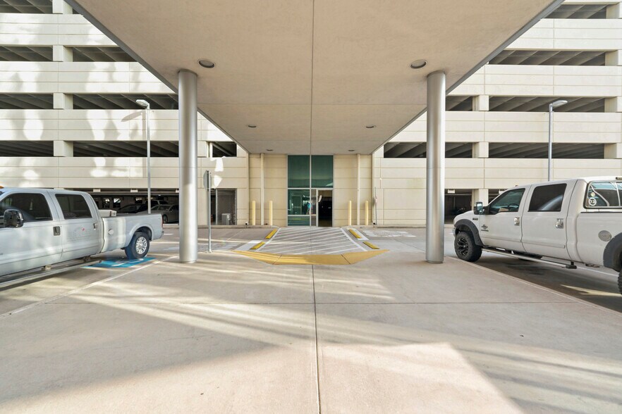 More Photos Of 9999 Bellaire Blvd, Houston Medical For Lease