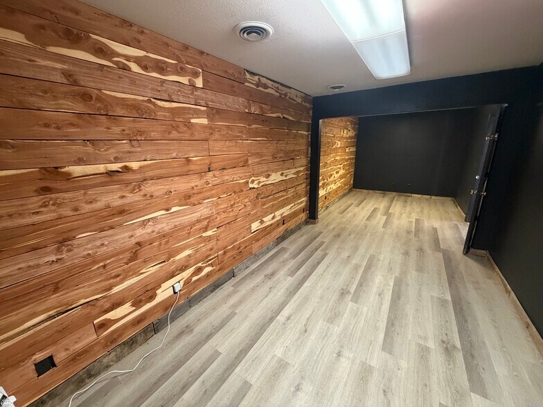 More Photos Of 208 N Main St, Kingfisher Storefront For Sale