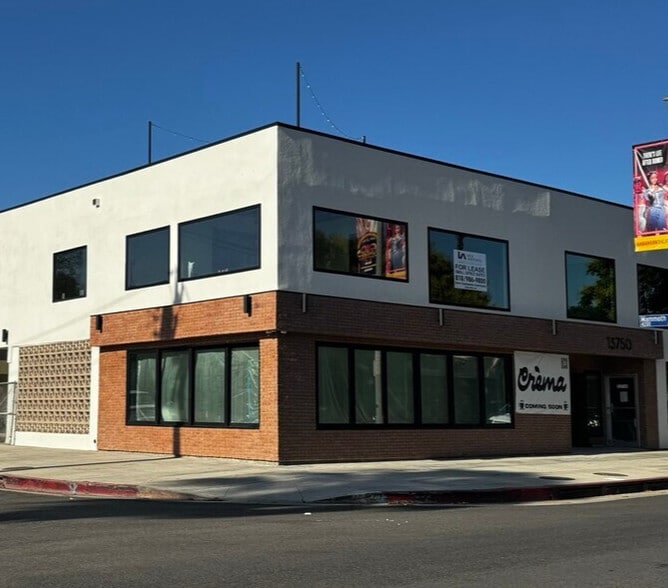 Primary Photo Of 13750 Ventura Blvd, Sherman Oaks Freestanding For Lease