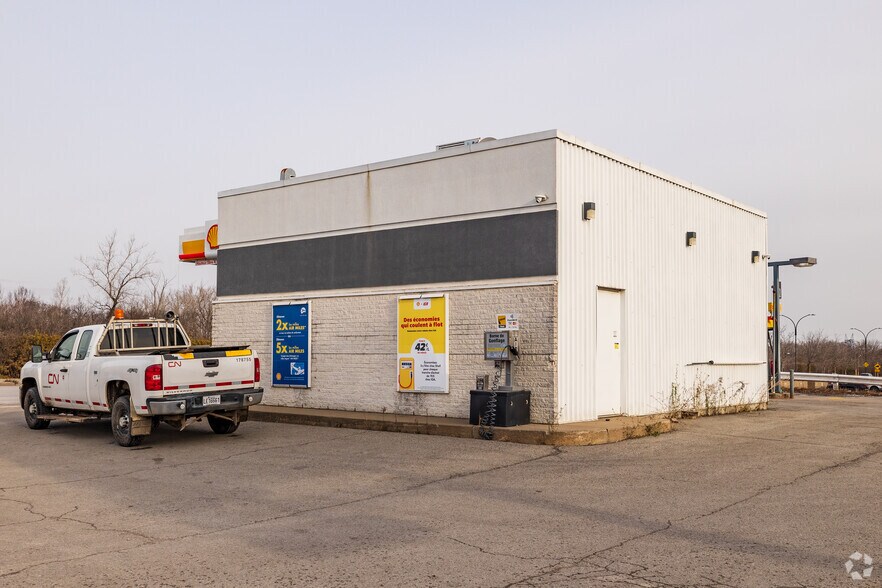 More Photos Of 10750 Boul Henri-Bourassa E, Montréal Service Station For Sale