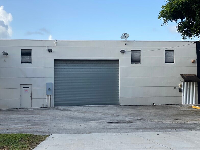 More Photos Of 8111-8113 NW 54th St, Miami Warehouse For Lease