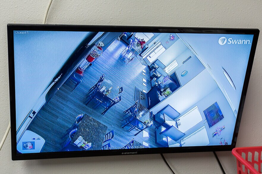 More Photos Of 1140 Kermit St, Plainview Restaurant For Sale