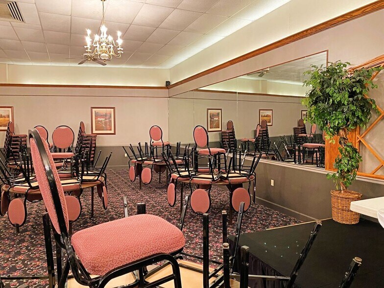 More Photos Of 872 E Michigan Ave, Marshall Freestanding For Sale