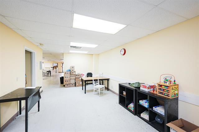 More Photos Of 220 W Hillside Rd, Laredo General Retail For Sale