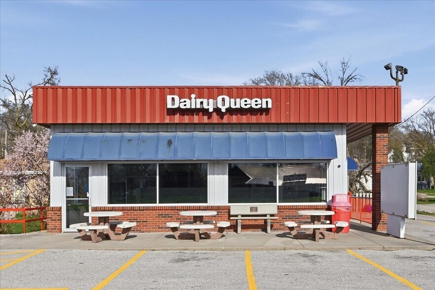 More Photos Of 309 US-6 Hwy, Oakland Fast Food For Sale