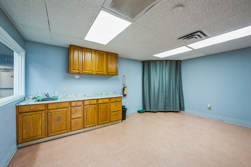 More Photos Of 2169 E High St, Pottstown Office For Lease