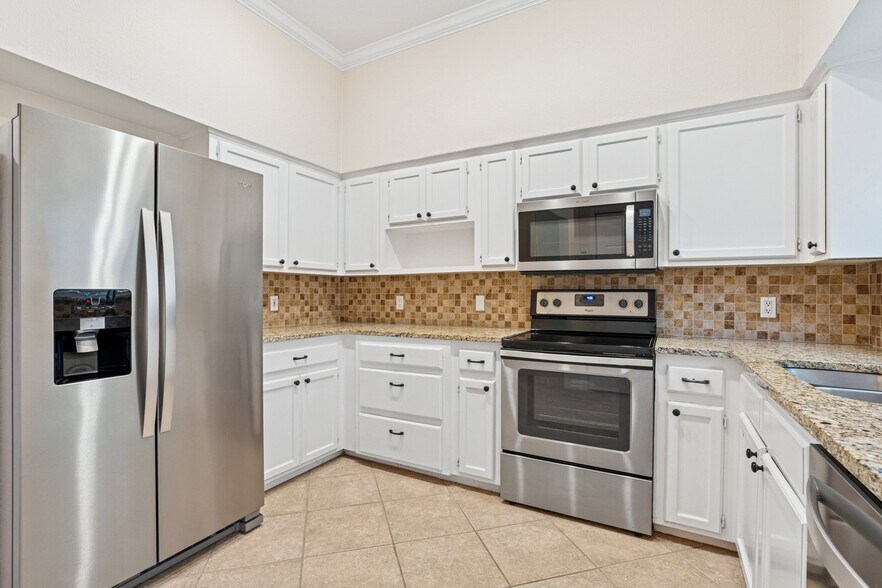 More Photos Of 1101 N Locust St, Denton Apartments For Sale