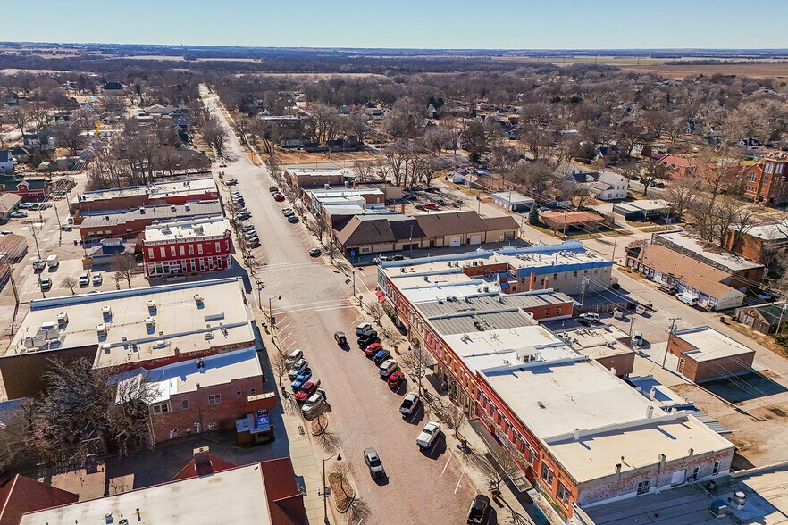 More Photos Of 115 N Main St, Lindsborg General Retail For Sale