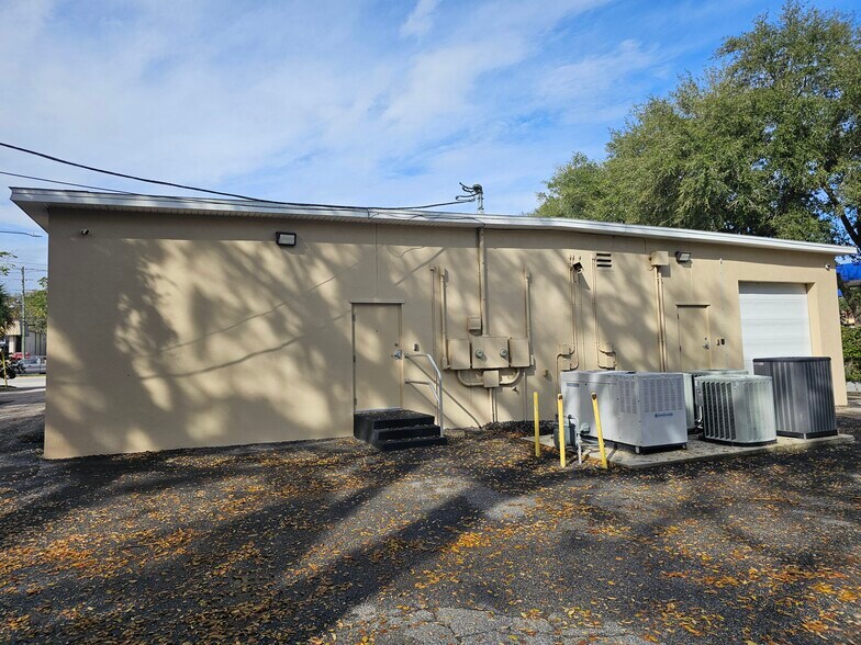 More Photos Of 907 S Woodland Blvd, Deland Office For Sale