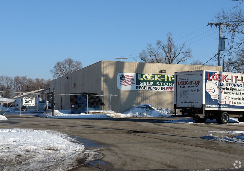 More Photos Of 3032 Airport Hwy, Toledo Self Storage For Lease