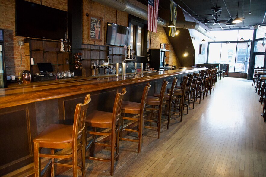 More Photos Of 101-123 Main St, Dubuque Storefront Retail Office For Sale