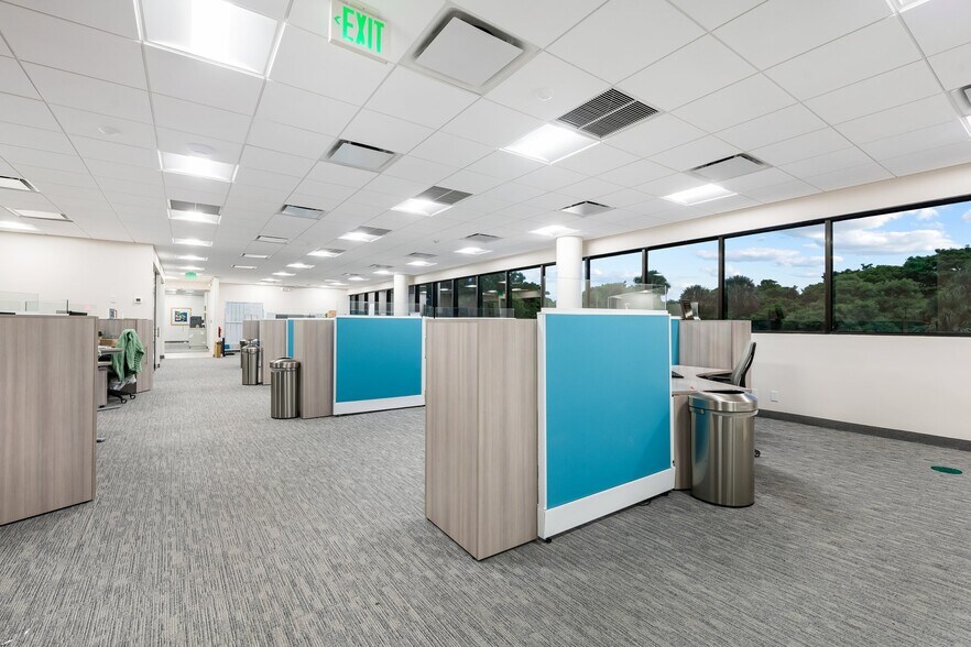 More Photos Of 3303 W Commercial Blvd, Fort Lauderdale Office For Sale