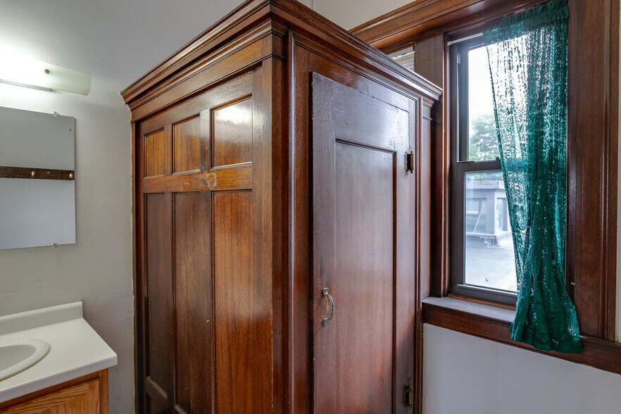 More Photos Of 3661 W Shore Rd, Warwick Warehouse For Sale