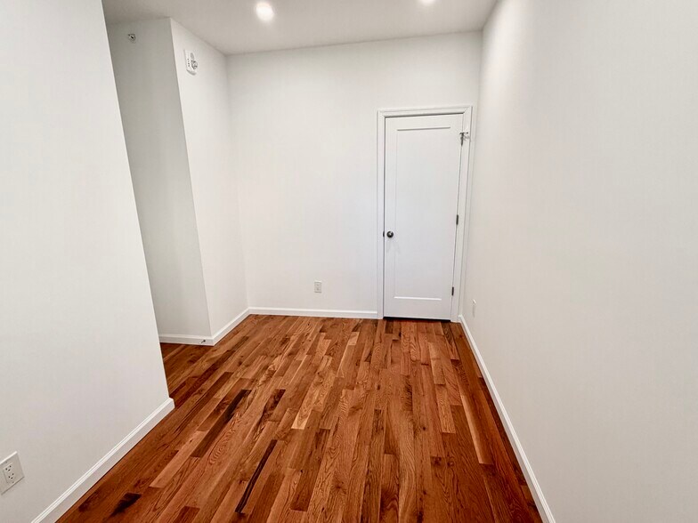 More Photos Of 5352 Cedar Ave, Philadelphia Apartments For Sale