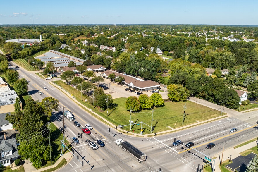 More Photos Of 40-60 W Terra Cotta Ave, Crystal Lake Unknown For Lease