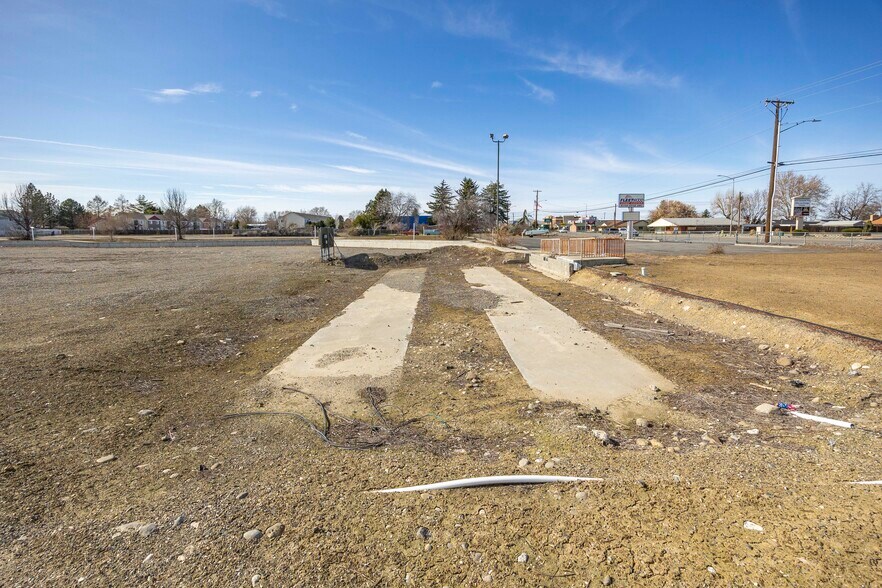 More Photos Of 5705 W Clearwater Ave, Kennewick Land For Sale