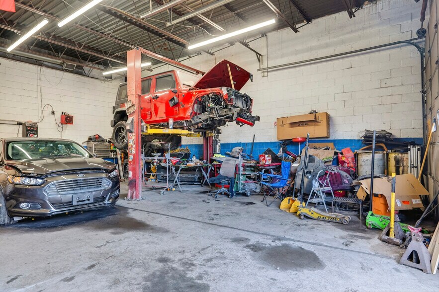 More Photos Of 6125 Tulip St, Philadelphia Auto Repair For Sale