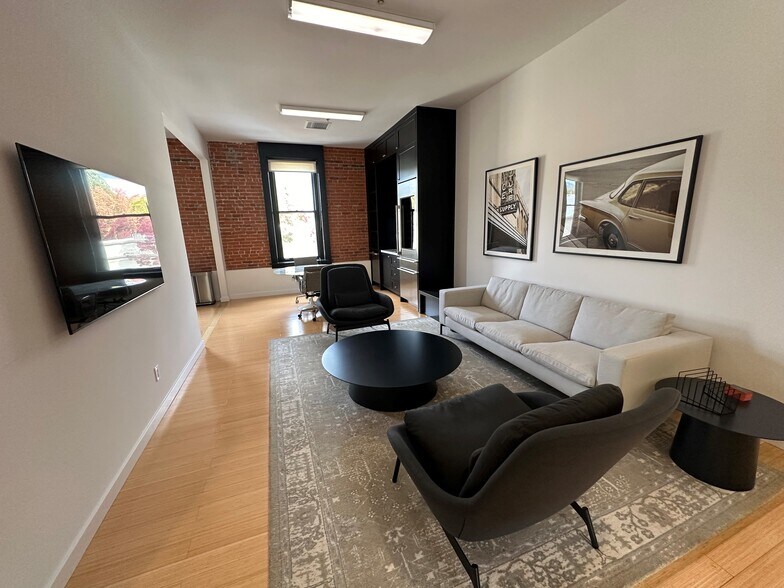 More Photos Of 1377-1381 Main St, Saint Helena Loft Creative Space For Lease