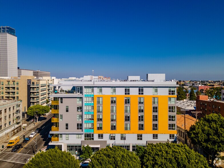 More Photos Of 424 W Pico Blvd, Los Angeles Apartments For Lease