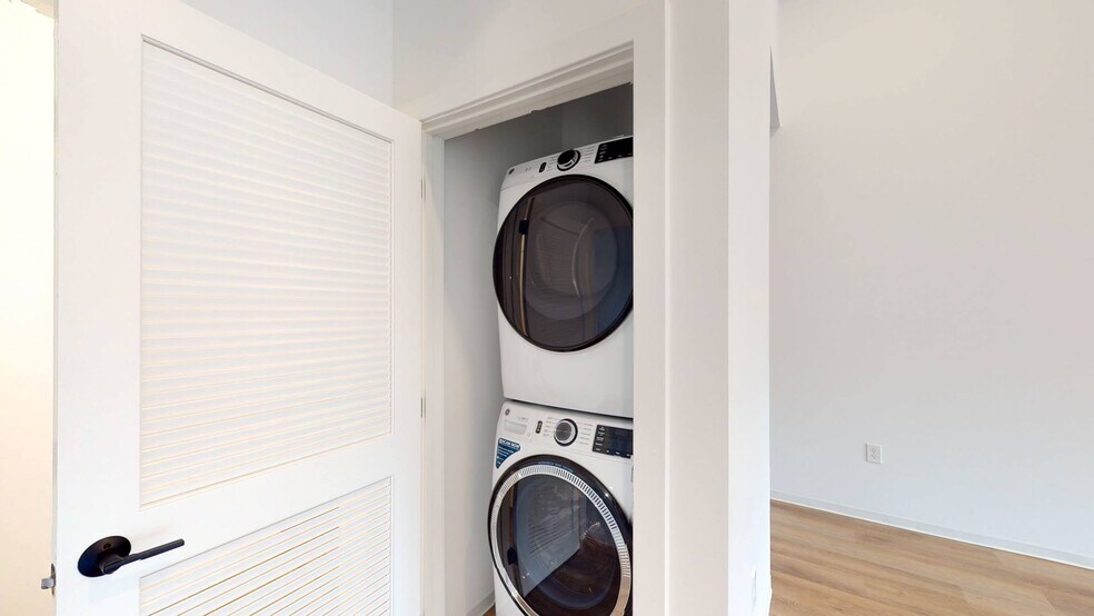 More Photos Of 6115 Nieman Rd, Shawnee Apartments For Sale