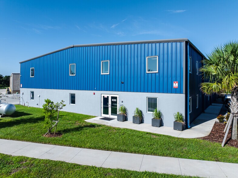 More Photos Of 8280 Consumer Ct, Sarasota Light Manufacturing For Sale