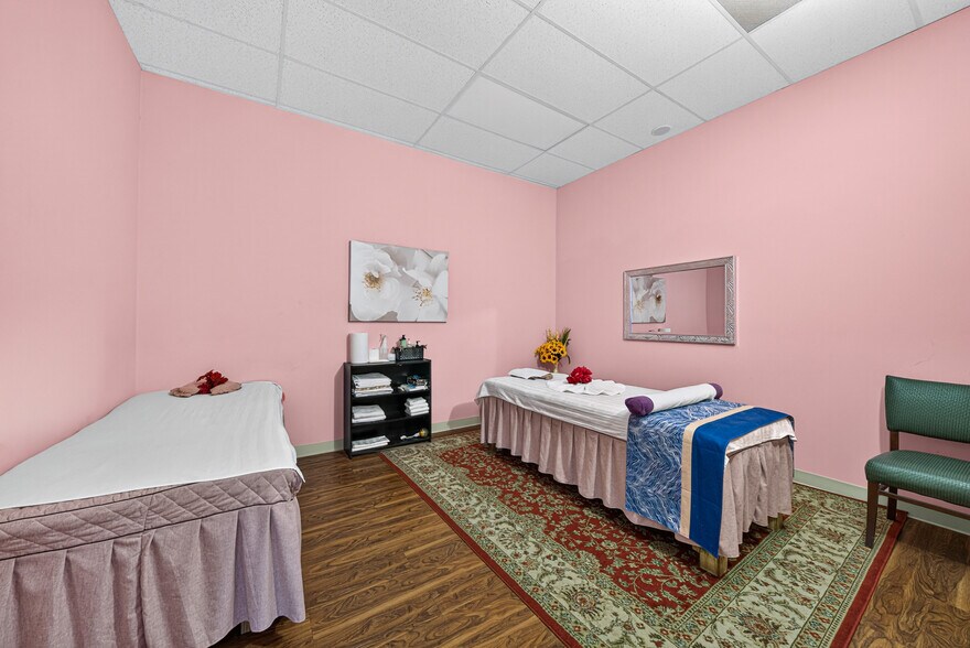 More Photos Of 12989 Bellaire Blvd, Houston Storefront For Sale