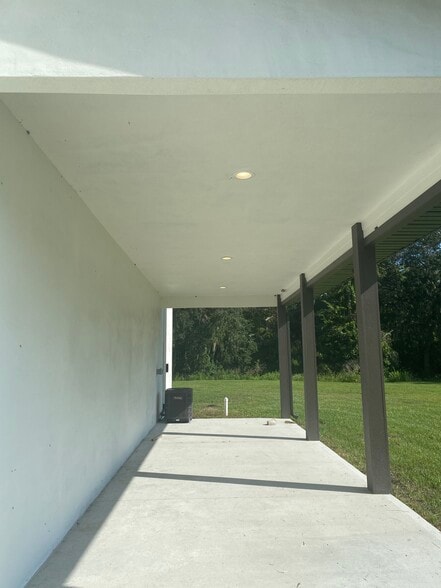 More Photos Of 153 S US Highway 1, Oak Hill Auto Repair For Sale