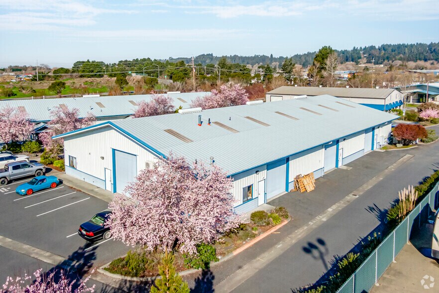 More Photos Of 55 Ericson Ct, Arcata Warehouse For Lease