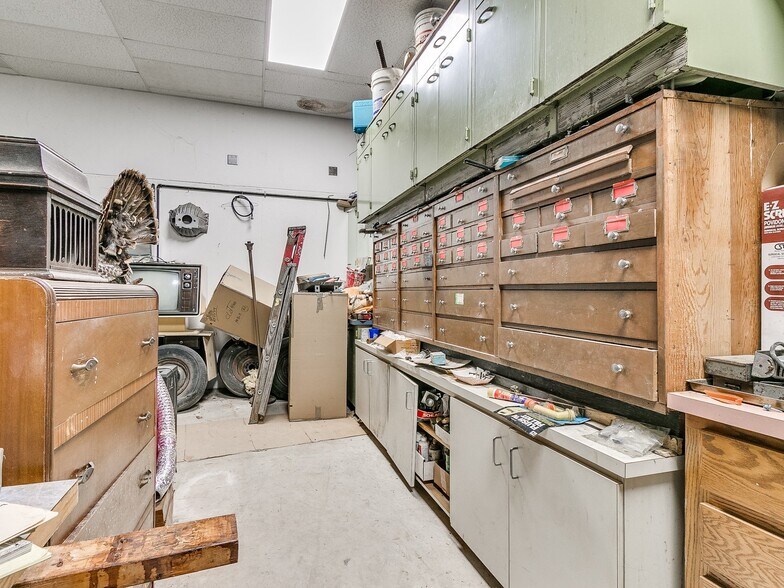 More Photos Of 3025 Westminster Rd, Nicoma Park Light Manufacturing For Sale