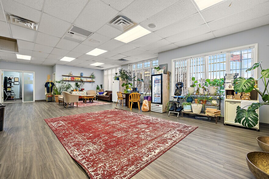 More Photos Of 42560 Van Dyke Ave, Sterling Heights Medical For Lease