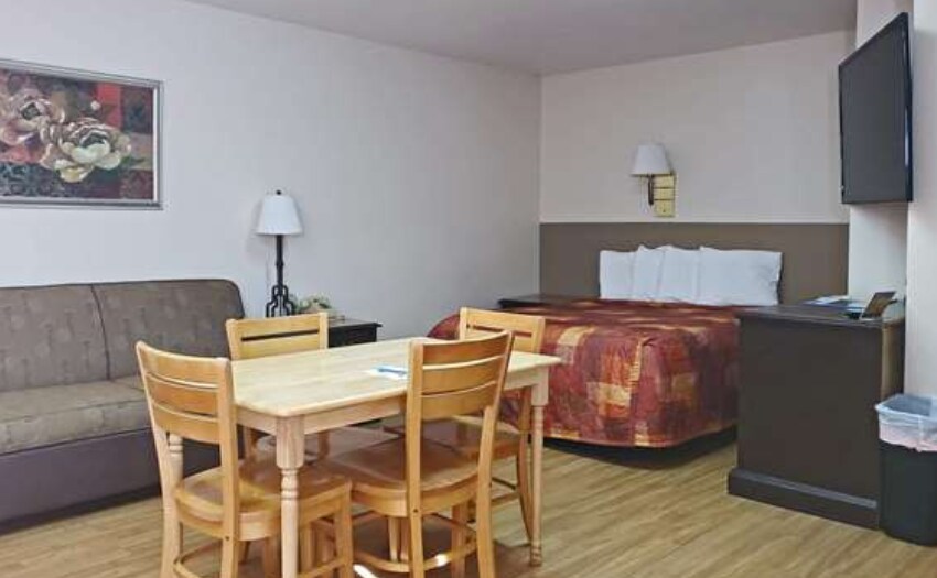 More Photos Of 610 E Hart St, Buffalo Hotel For Sale