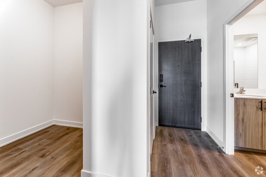 More Photos Of 2475 Old Bronte Rd, Oakville Apartments For Lease