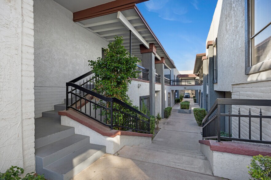 More Photos Of 2942 N 24th St, Phoenix Office For Sale