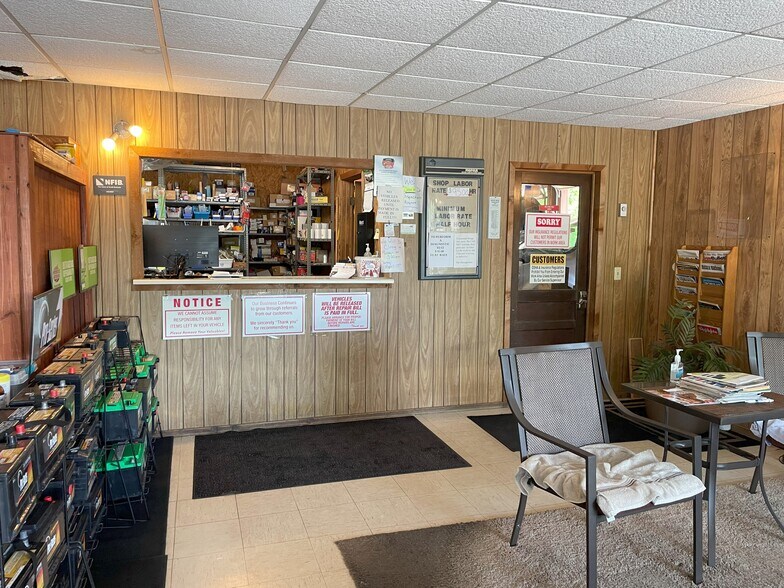 More Photos Of 21245 State Highway 76, Ava General Retail For Sale